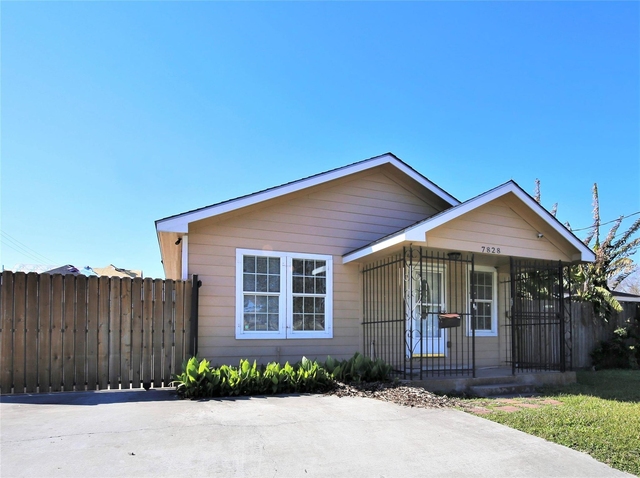 7828 Scott - Photo 1