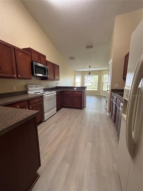 322 Mendoza Street - Photo 1