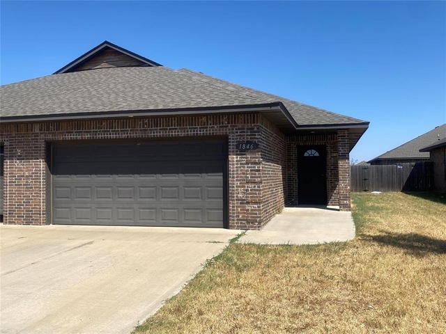 1846 Cypress Lane - Photo 1
