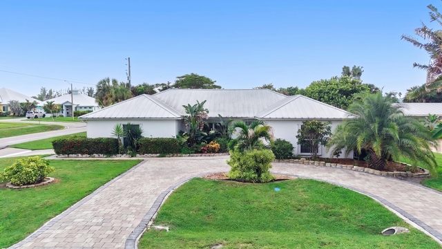 1577 Thumb Point Drive - Photo 1