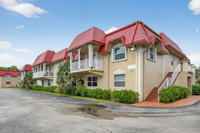 555 Se 8th Street - Photo 1