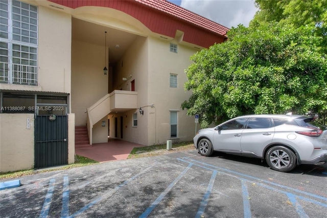 10907 N Kendall Drive - Photo 1