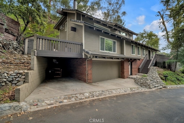 850 Country Club Drive - Photo 1