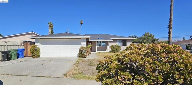 4692 Sloan Street - Photo 1