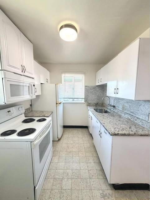 9747 Riverview - Photo 1