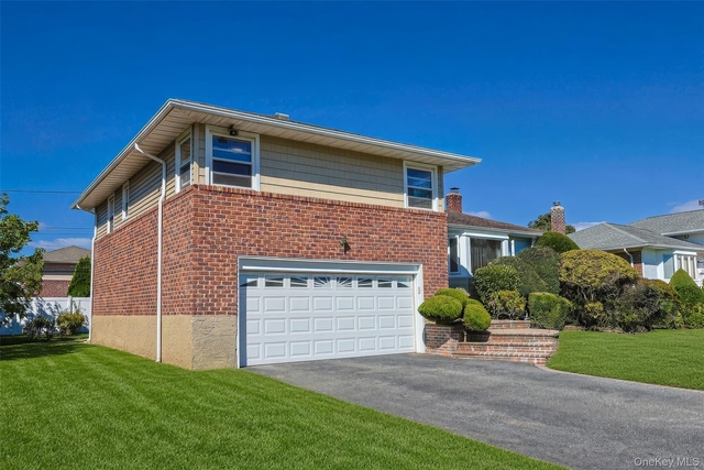 25 Hollywood Drive - Photo 1