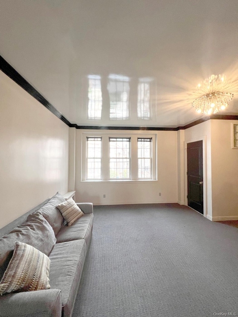 26 East Parkway - Photo 1