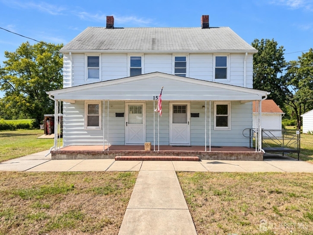 151 Macarthur Ave Avenue - Photo 1