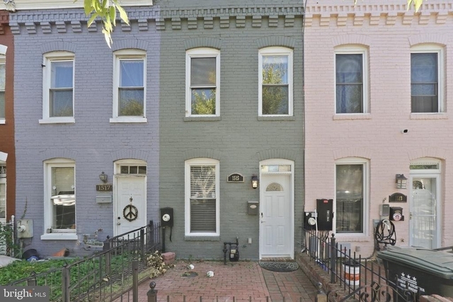 1515 Independence Avenue Se - Photo 1