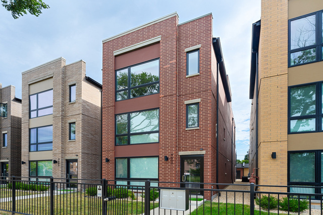4605 S Saint Lawrence Avenue - Photo 1