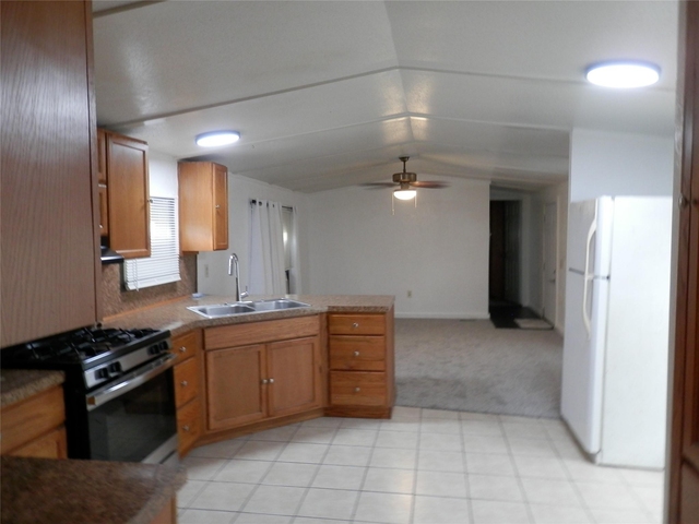 800 29th Street - Photo 1