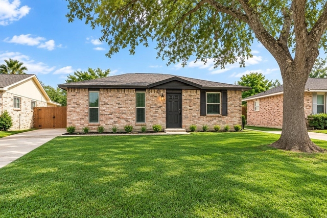 4705 Pine Street - Photo 1