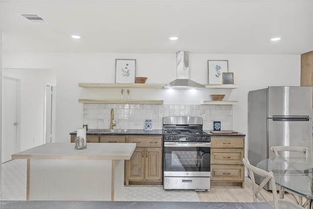 805 Parkstone Drive - Photo 1