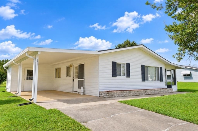 6322 Sw 106th Place - Photo 1