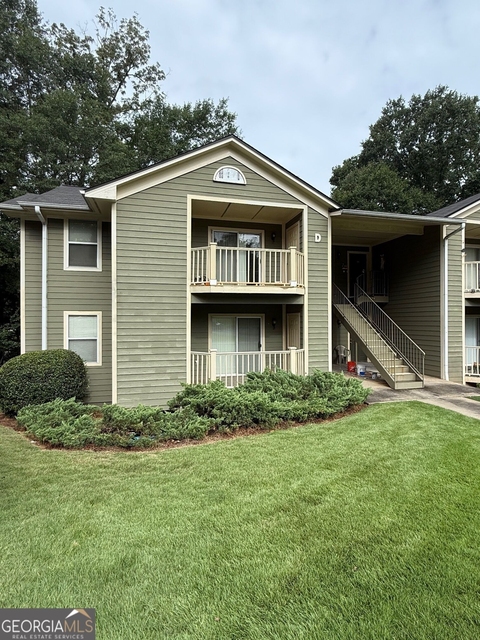 320 Ridgewood Avenue - Photo 1
