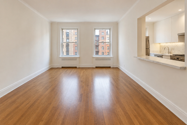 214 East 24th Street - Photo 1