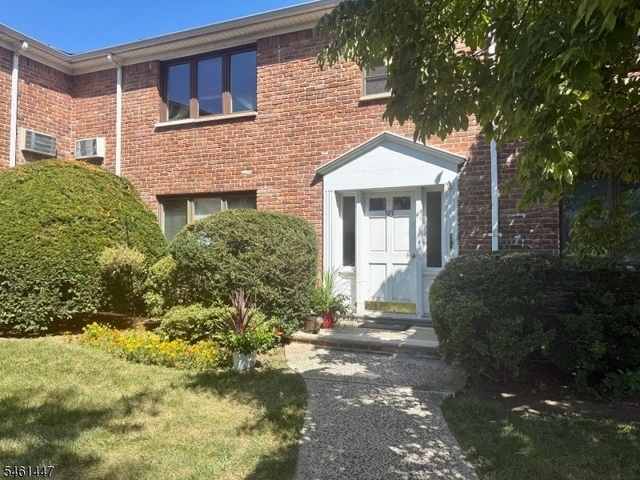 93 Troy Dr - Photo 1