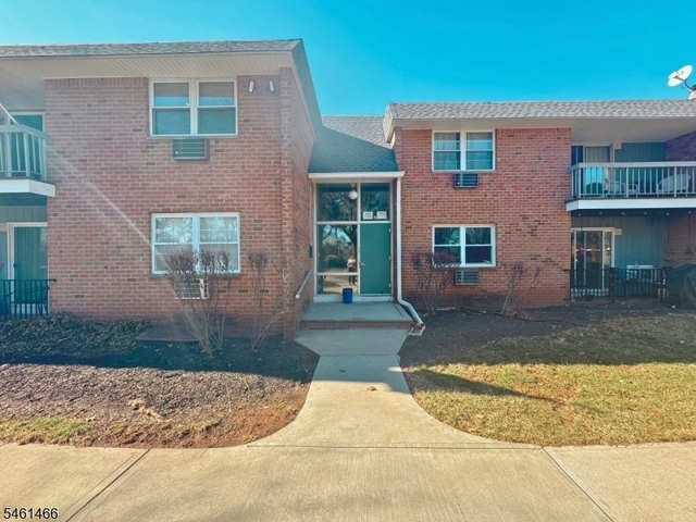 806 Eves Dr - Photo 1