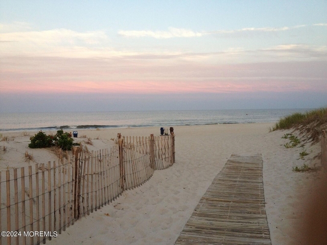 1401 Boulevard - Photo 1