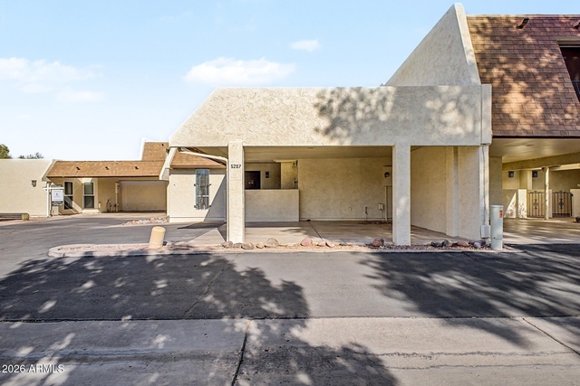 5207 S Hazelton Lane - Photo 1