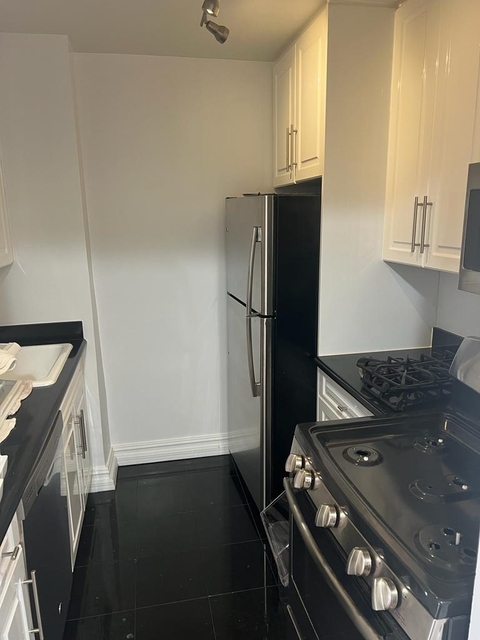 W 52 St / 8th Ave - Photo 1