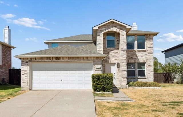 1721 Spyglass Drive - Photo 1