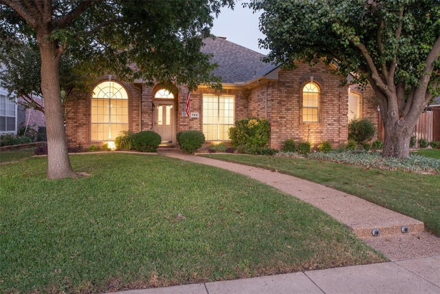 742 Yellowstone Drive - Photo 1