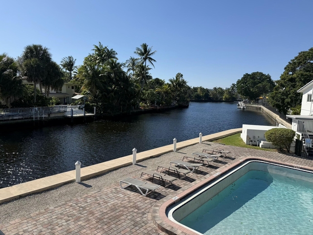 1816 E Oakland Park Boulevard - Photo 1