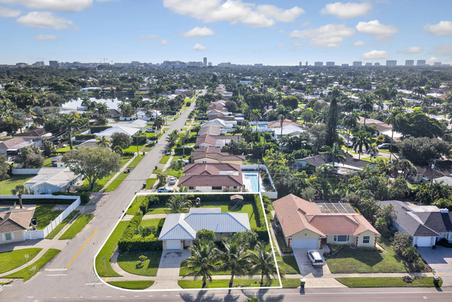 1100 Sw 12th Avenue - Photo 1