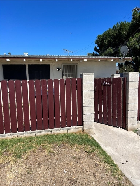 244 W Mayfair - Photo 1