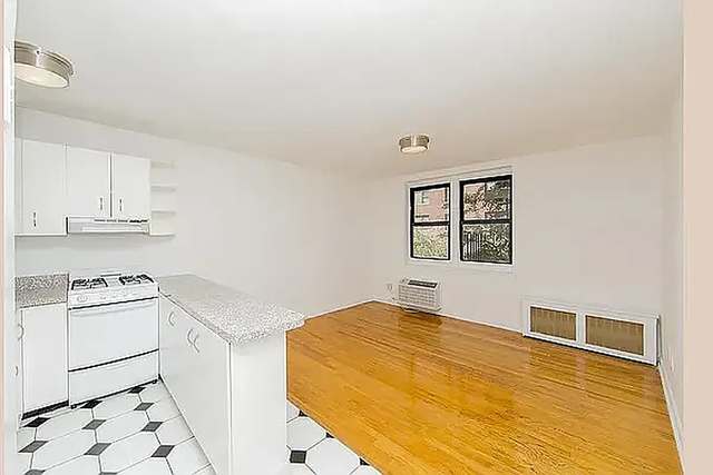 342 East 55th Street - Photo 1