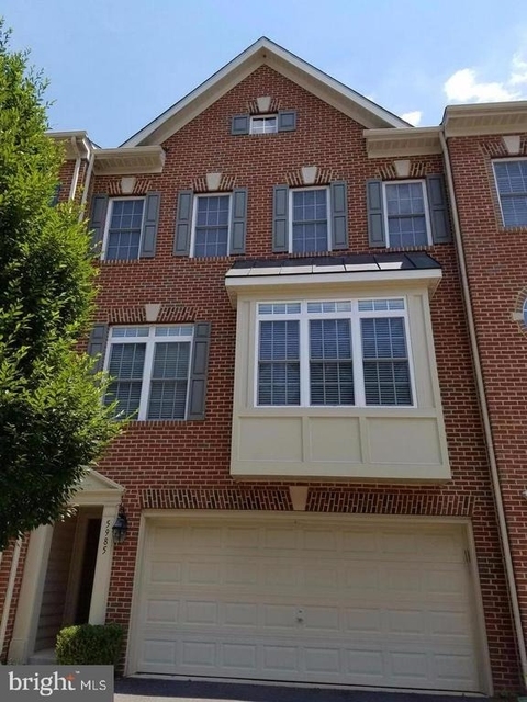 5985 Meadow Brook Drive - Photo 1