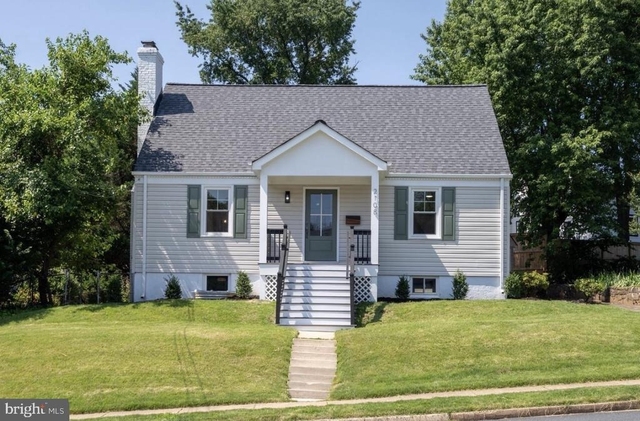2108 S Dinwiddie Street S - Photo 1