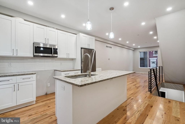 1713 W Seybert Street - Photo 1