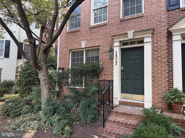1303 Cameron Hill Court - Photo 1