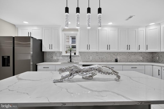 109 E 40th Street - Photo 1