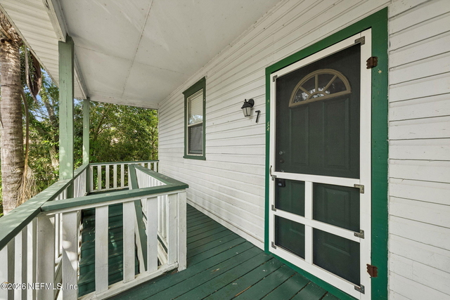 2737 Vernon Terrace - Photo 1