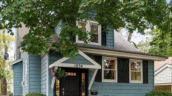 1034 Chestnut Street - Photo 1