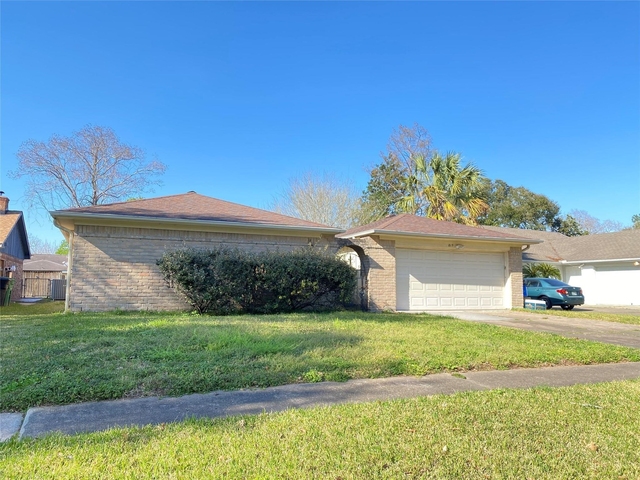 815 Ramada Drive - Photo 1