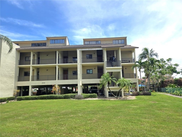 3905 Mariners Walk - Photo 1