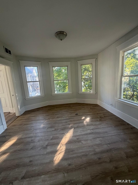 183 Chestnut Avenue - Photo 1