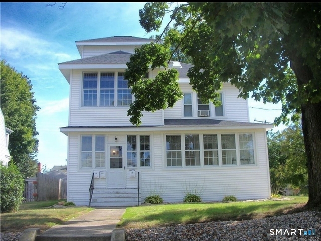 120 Quaker Lane - Photo 1