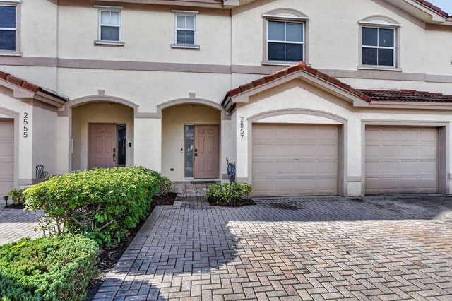 2557 Riverside Drive - Photo 1