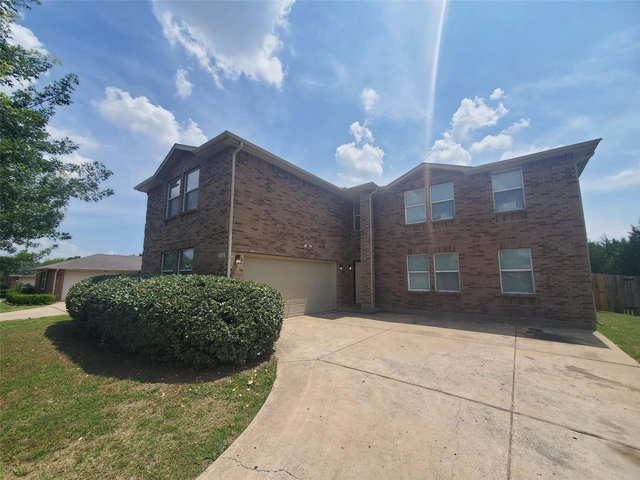 2512 Comstock Lane - Photo 1