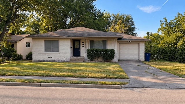 214 E Carolyn Drive - Photo 1