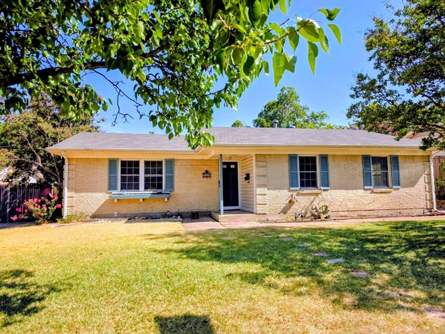 714 Timberlake Circle - Photo 1