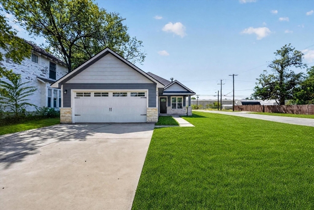 430 W Morgan Street - Photo 1