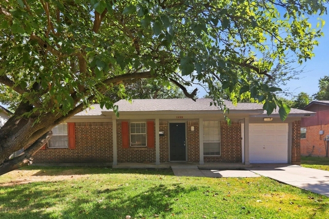 1458 Shorehaven Drive - Photo 1