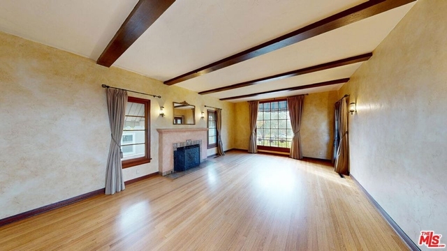 842 E Walnut Avenue - Photo 1