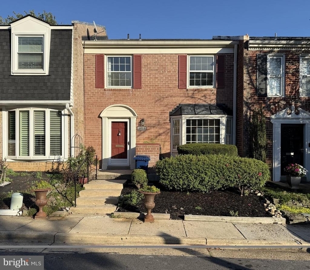1013 N Vail Street - Photo 1